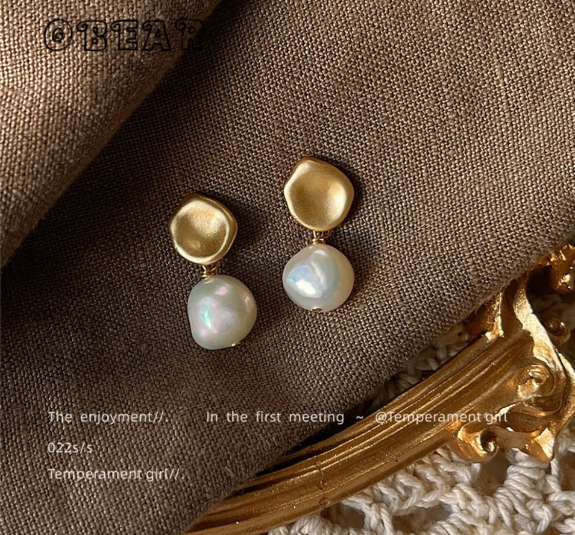 Pearl dangle earrings