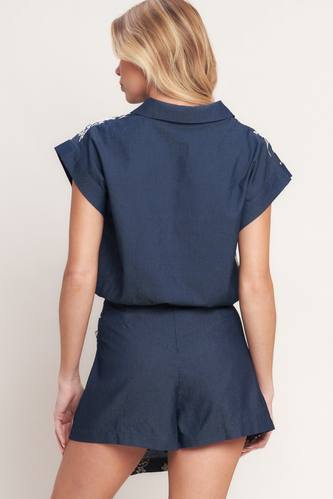 HANDCRAFTED FEEL EMBROIDERY TOP